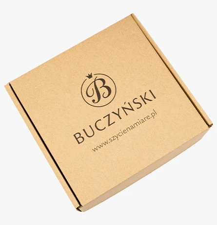 personalizowane opakowanie fasonowe do wysyłki e-commerce - wyróżnij się na tle innych marek z odzieżą męską